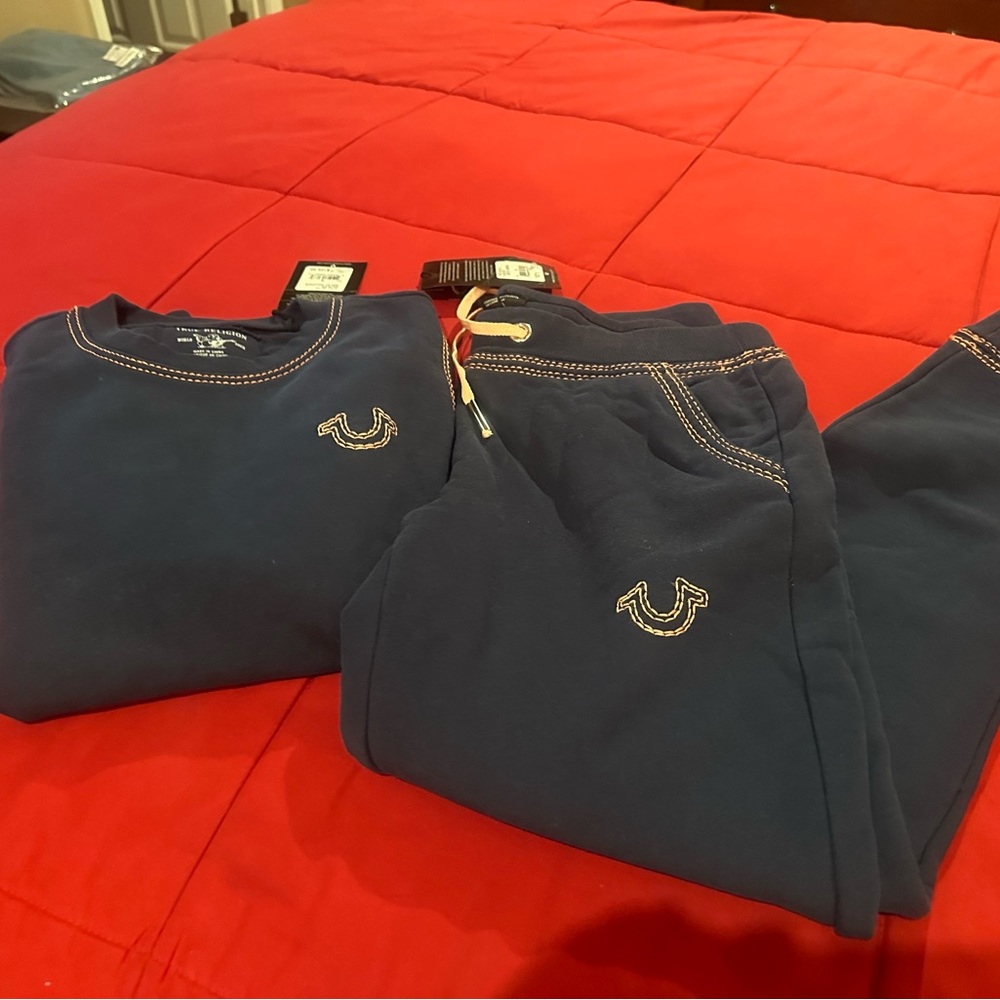 True religion sweatsuit